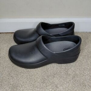 Crocs Women Size 9 Black Slip-On Clogs Slip Resistent